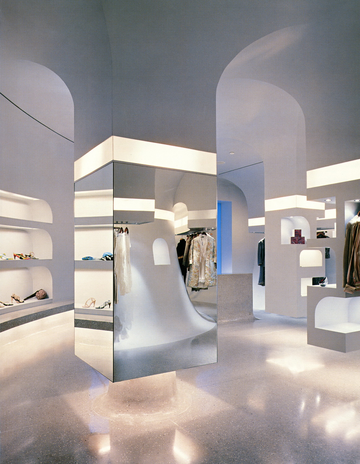 亚历山大·麦昆专卖店