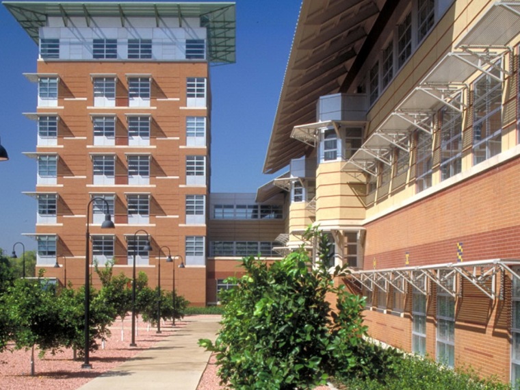 加州大学人文社会科学大楼第2张图片