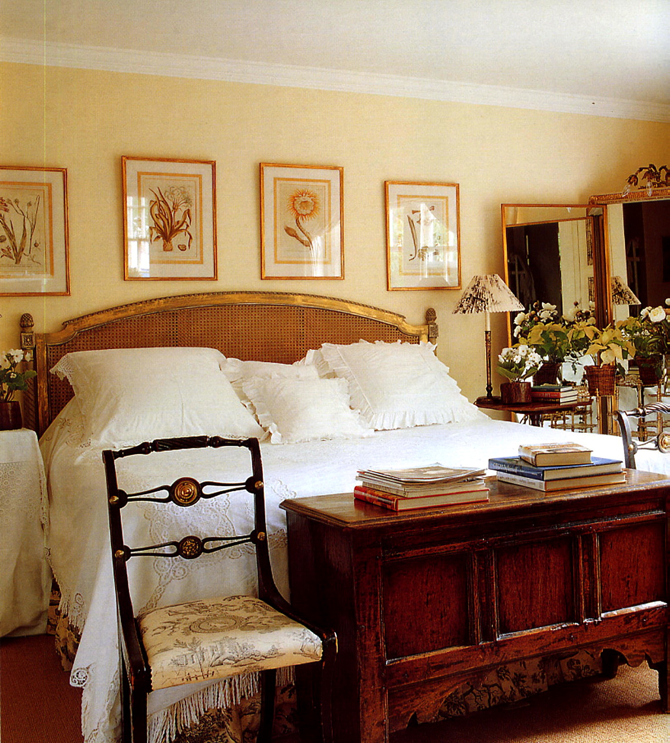 英国乡村住宅卧室婴儿室和浴室