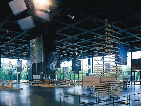 伦佐皮亚诺交通建筑资料下载-伦佐皮亚诺展览厅