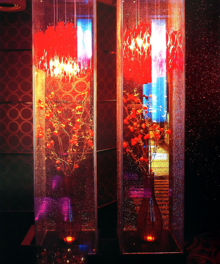 简洁的工艺插花与玻璃扭纹吊灯镶-夜总会--天津皇冠明珠夜总会第3张图片