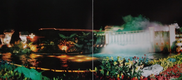 “与时俱进谱写绚丽篇章”-2003年国庆节天安门广场花坛第3张图片