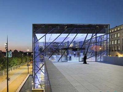 会议中心入口资料下载-布鲁塞尔会议中心玻璃立方体入口
