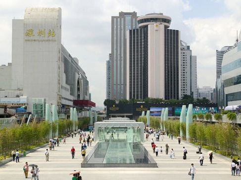美国广场景观规划资料下载-深圳火车站入口处景观规划