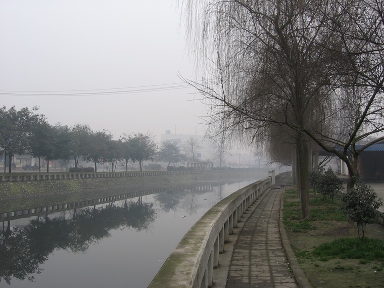 海滨堰河，石砌堡坎，树木成荫，-天回镇第11张图片