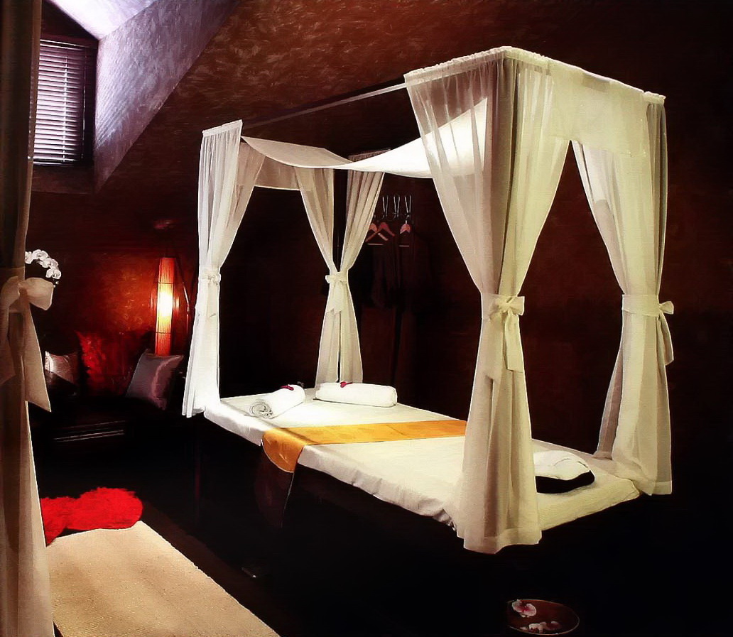 摆放泰式美容床的房间其实是一个-悠庭保健会所第3张图片