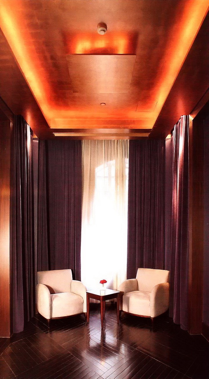 紫色窗帘体现的是一种高雅的气氛-jg酒吧第8张图片