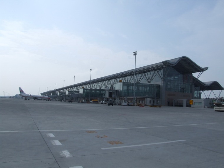 郑州高铁站到新郑机场资料下载-郑州新郑国际机场航站楼改扩建工程（扩建）