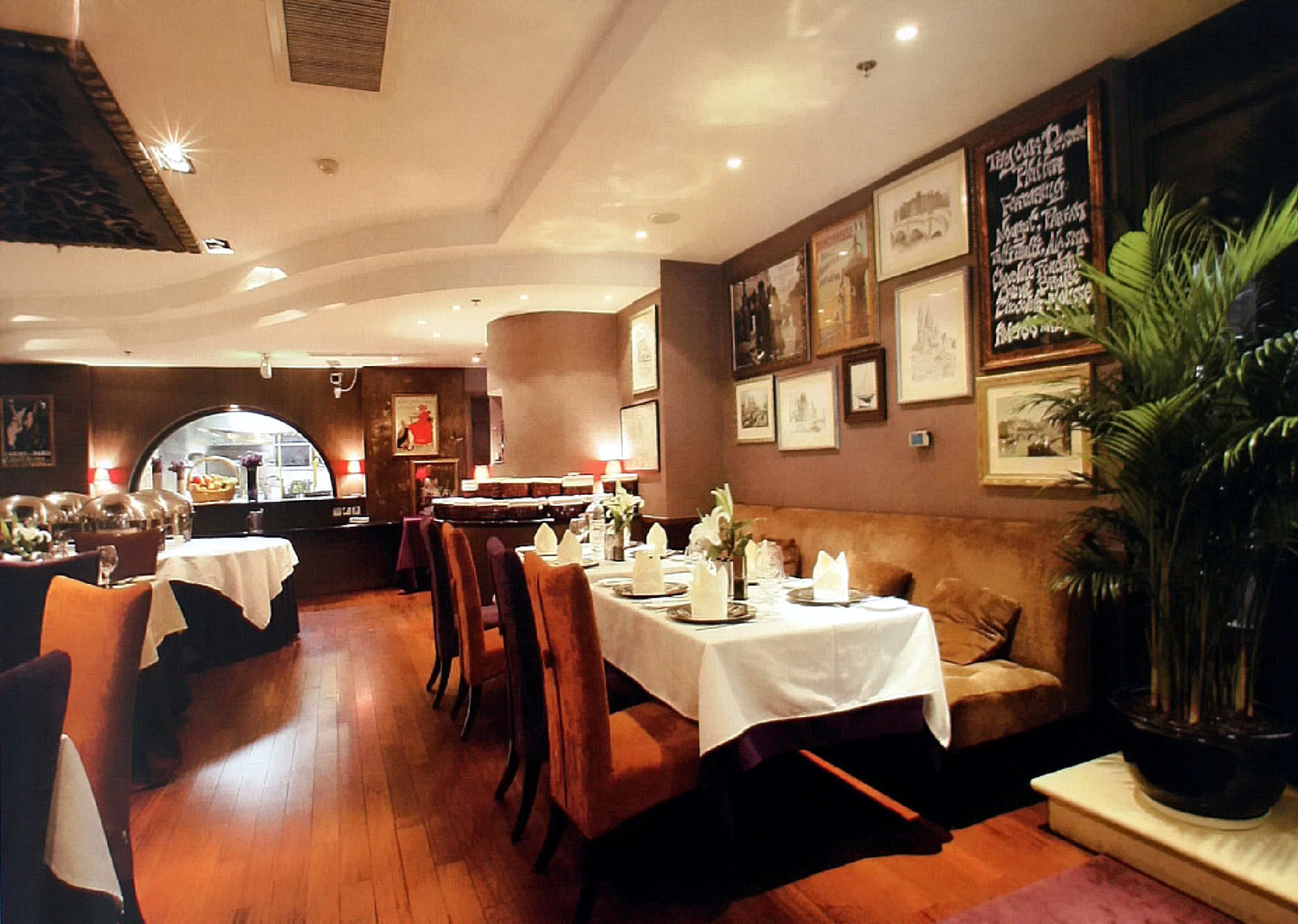 法式餐厅装修设计图片案例——法式铸铁锅餐厅|空间|其他空间|东联商业设计 - 原创作品 - 站酷 (ZCOOL)