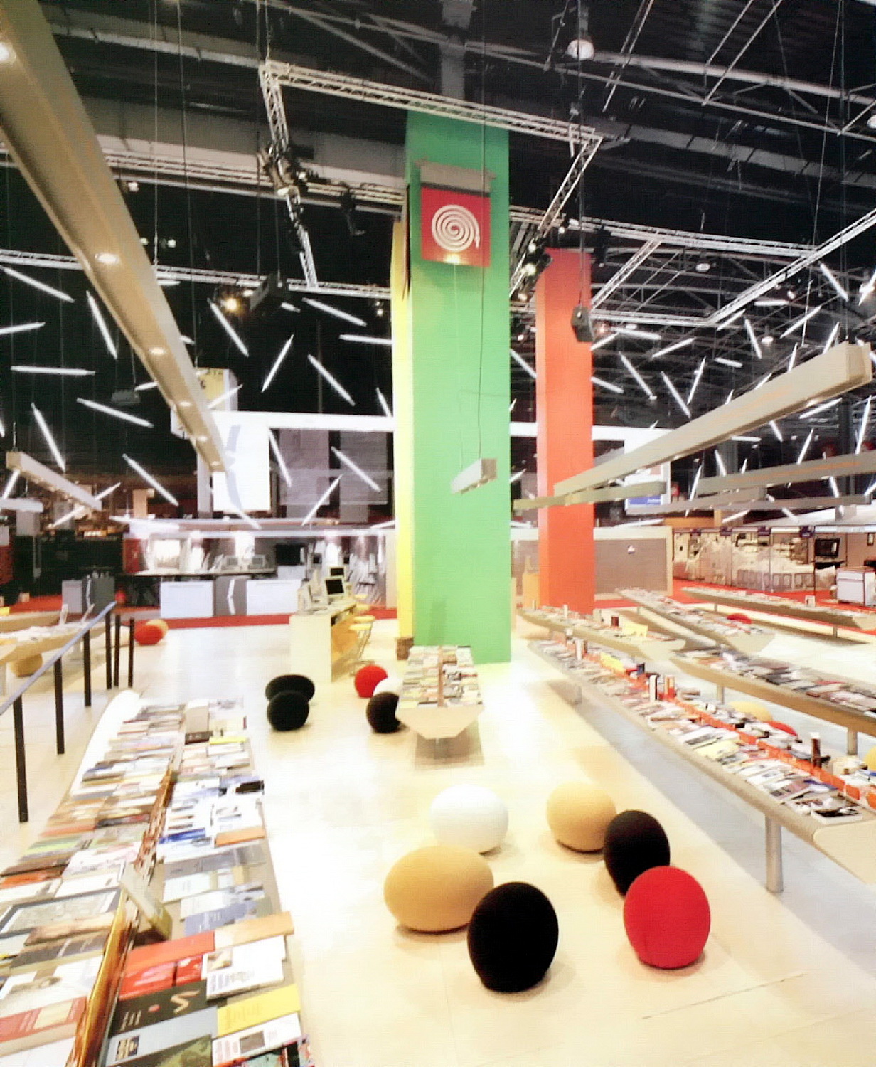 书展--落下的灯-商业展示类装修案例-筑龙室内设计论坛