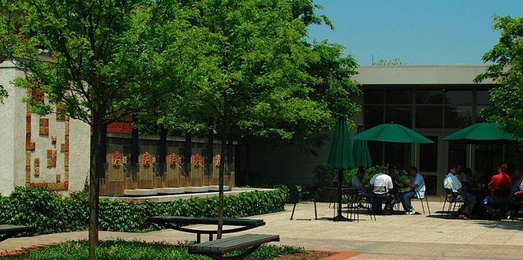 俄勒冈州立大学研发Shisler中心庭院第3张图片