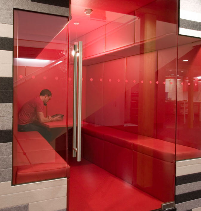 "红色果冻"办公室