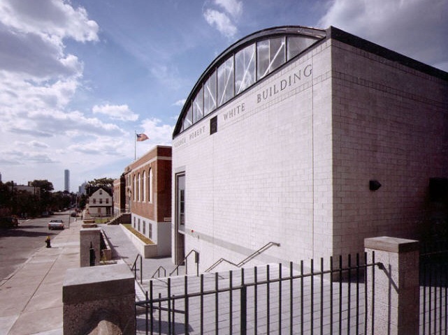 George R.White体育馆和青少年中心