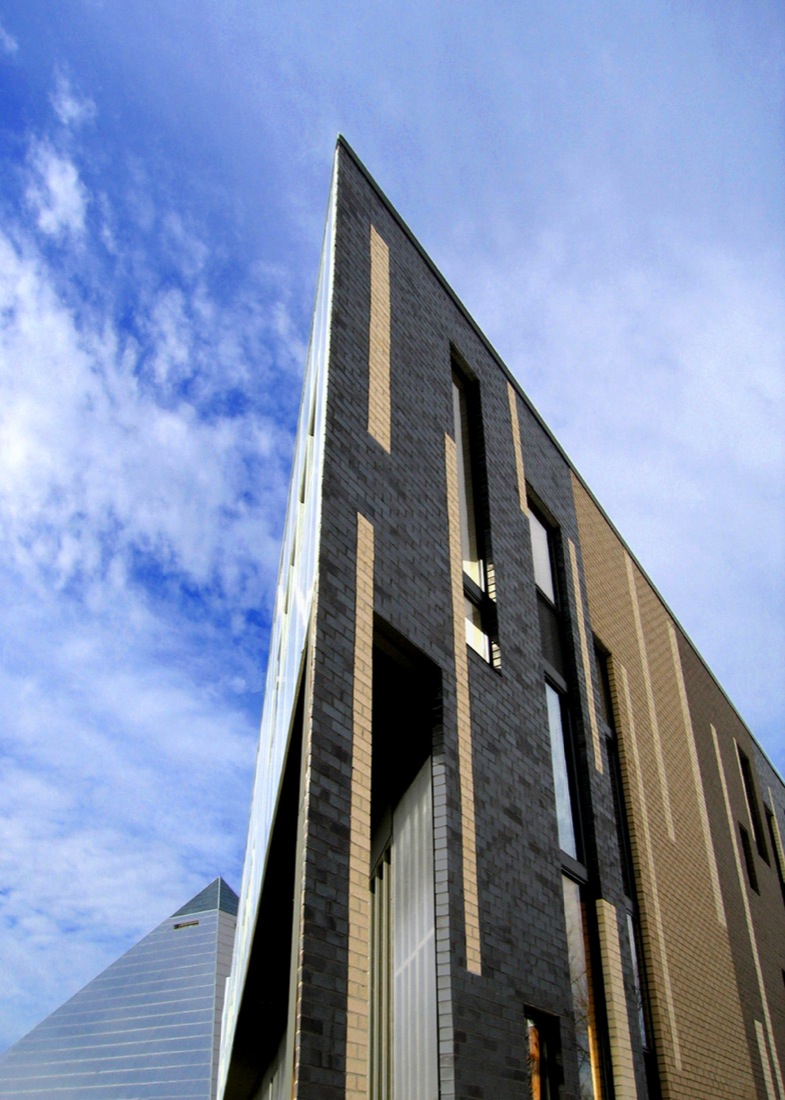 梯形商住综合楼