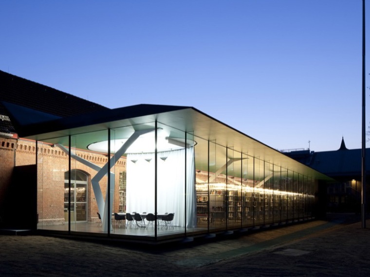 建筑学院图书馆资料下载-德国里昂纳多学院图书馆