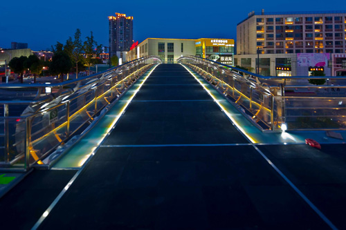 南京市云锦路跨街人行天桥