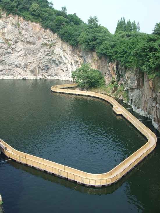 上海辰山植物园矿坑花园