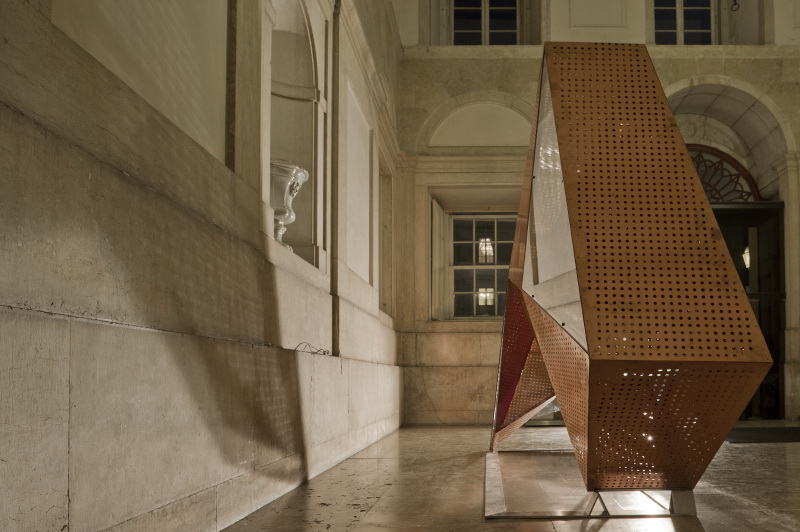 可移动的螺旋展台