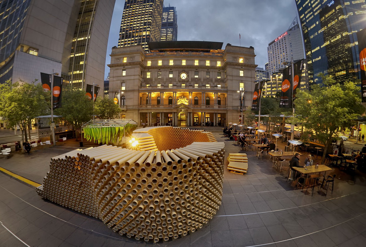 悉尼建筑节上的临时装置——圆筒装置