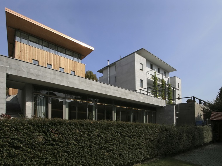 英式庄园的斯托学校资料下载-Vila Mon Repos学校大楼