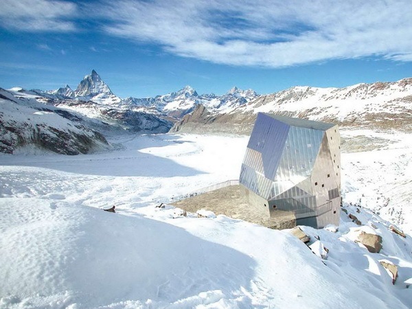 瑞士独立的阿尔卑斯山庇护所
