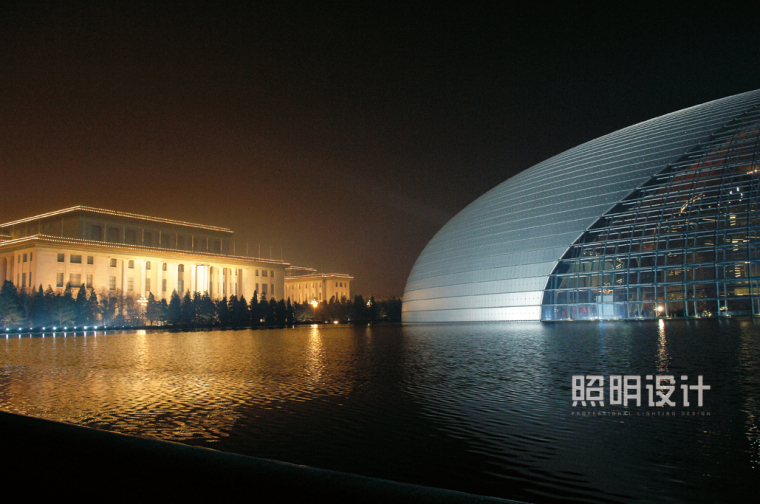 国家大剧院玻璃幕墙资料下载-中国国家大剧院