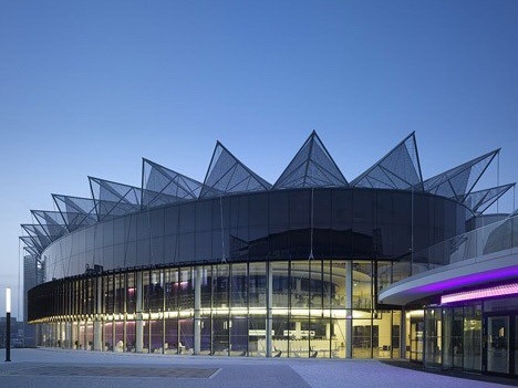 椭圆形会展中心资料下载-捷克兹林的会展中心