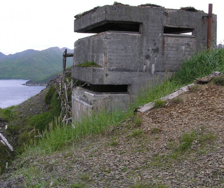 废弃的海岸碉堡第11张图片