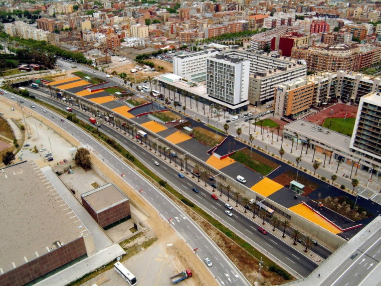 街道规划案例资料下载-西班牙巴塞罗那的加西亚法利亚街道规划