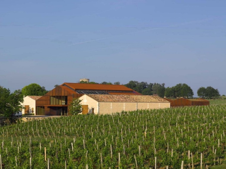 芳香庄园葡萄酒资料下载-Barde-Haut庄园酿酒厂