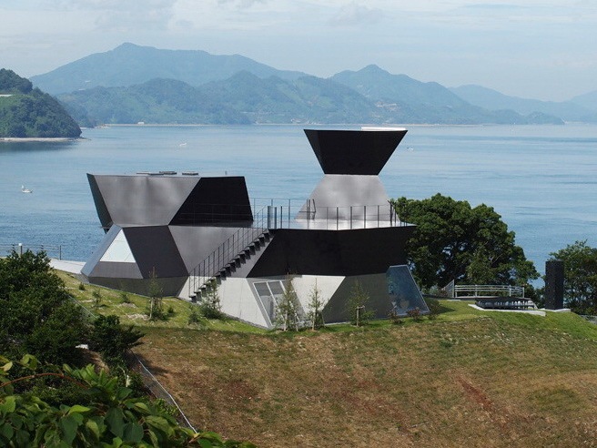 博物馆建筑全套图纸CAD资料下载-伊东丰雄建筑博物馆