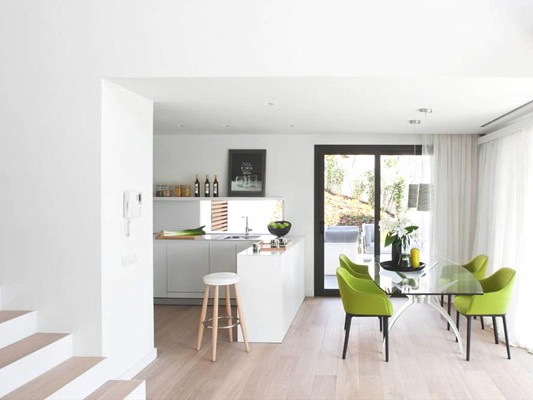 韩国白色圆锥别墅资料下载-白色度假别墅