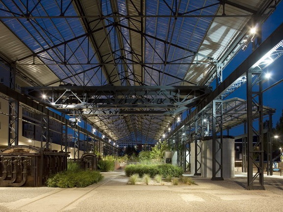 法国废弃工厂资料下载-铸造车间改建的花园