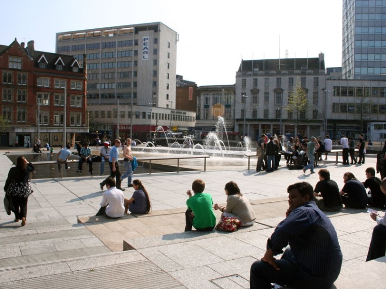 英国诺丁汉老市场广场资料下载-诺丁汉市集广场翻新