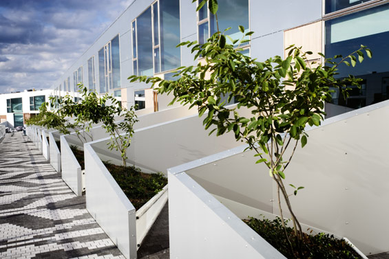 61000平米  造价:92,000,000欧元  位于哥本哈根运河边的8字形建筑