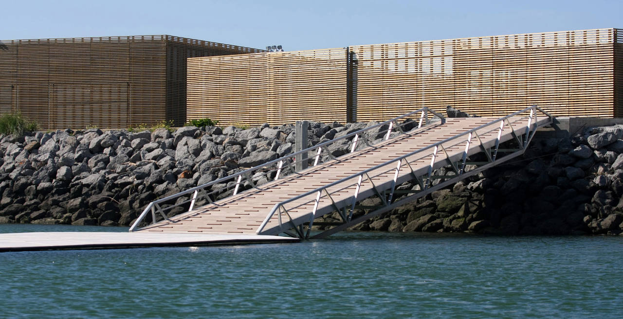 赛艇和帆船凉亭