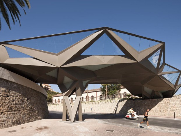 莫特里尔步行桥