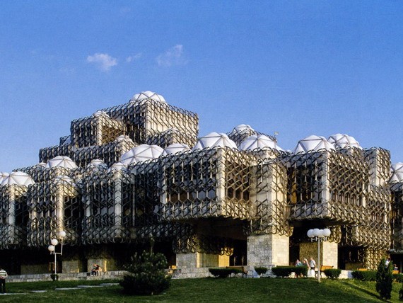 雕塑三年展临时性展馆资料下载-2012威尼斯建筑双年展之科索沃展馆