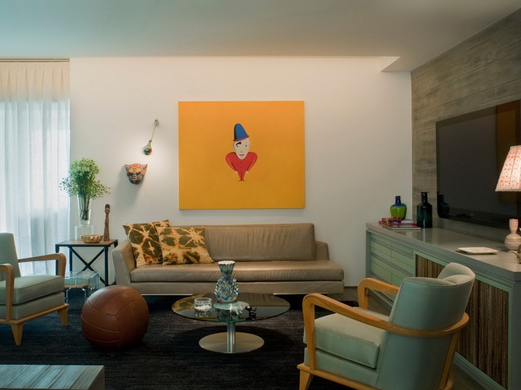 黄色现代皮沙发资料下载-艺术品味公寓