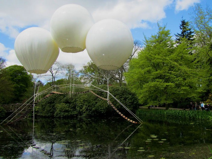 氦气球支撑的吊桥资料下载-氦气球支撑的吊桥