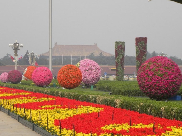 天安门广场的景观设计案例资料下载-2011年国庆天安门广场花坛