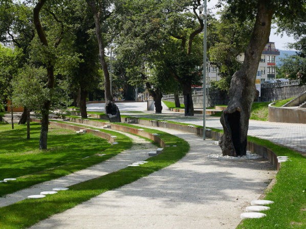 街头景观资料下载-西班牙卡尔达斯·雷斯街头景观