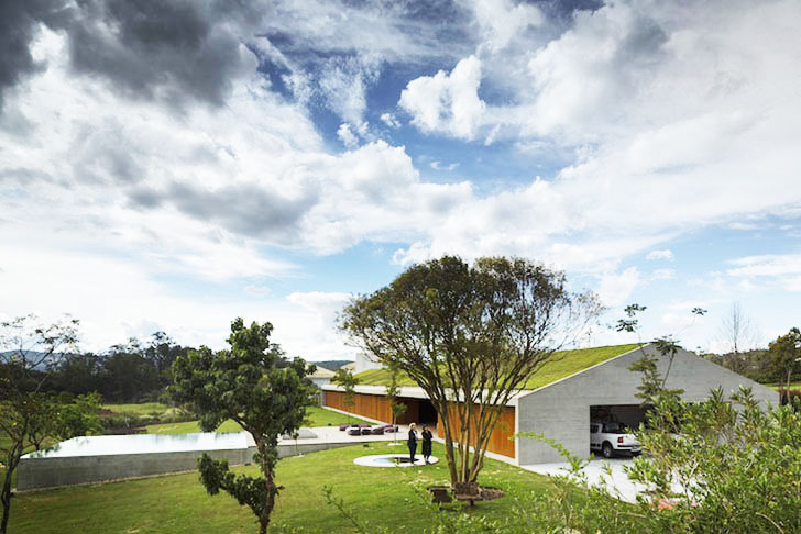 朗诗绿色街区住宅景观资料下载-MM住宅的现代绿色屋顶创造了巴西最壮丽景观