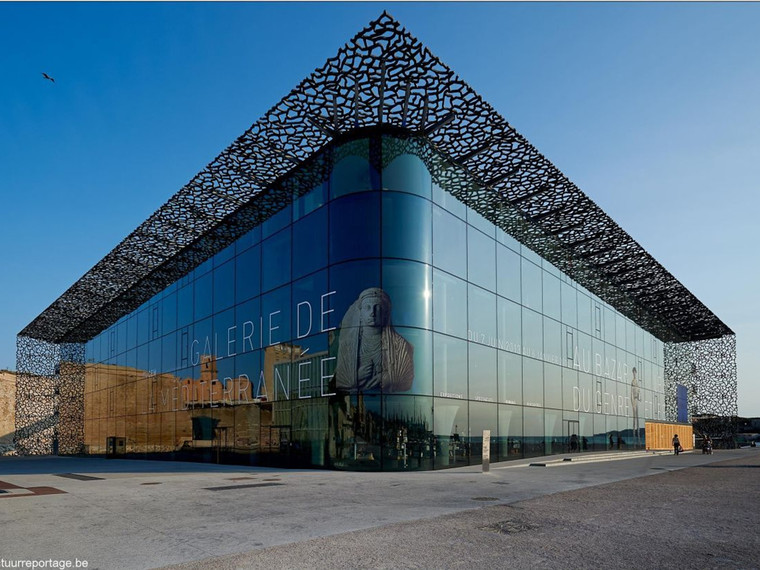 马赛拉丁式广场