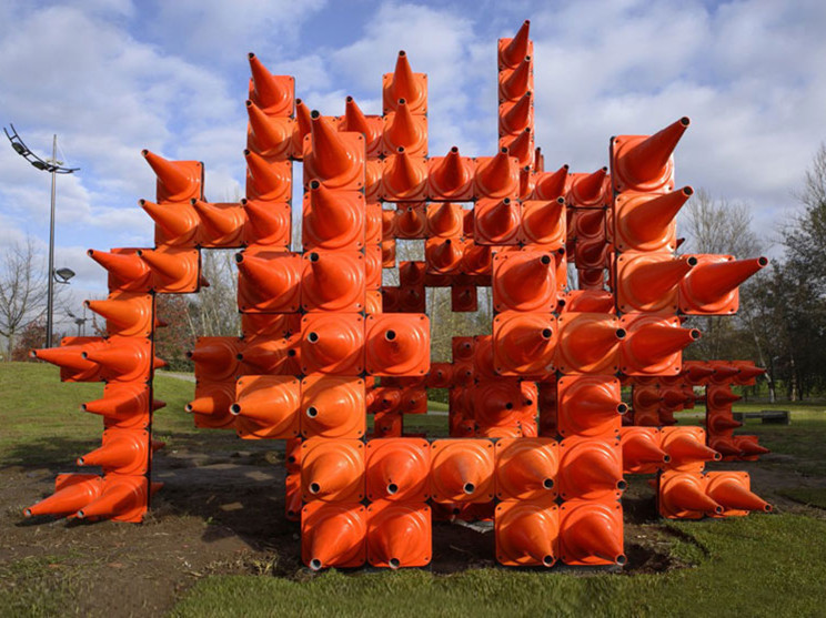 橙色锥形交通雕塑路标资料下载-橙色锥形交通雕塑路标
