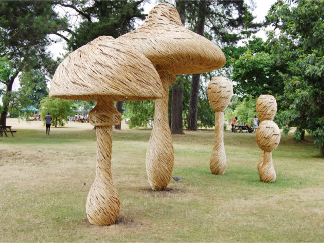 草图模型雕塑资料下载-英国伦敦裘园巨型蘑菇雕塑