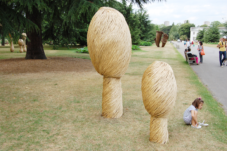 英国伦敦裘园巨型蘑菇雕塑