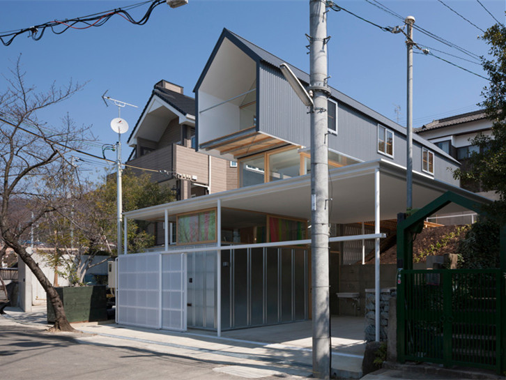 日本半山坡建筑资料下载-日本大阪房子