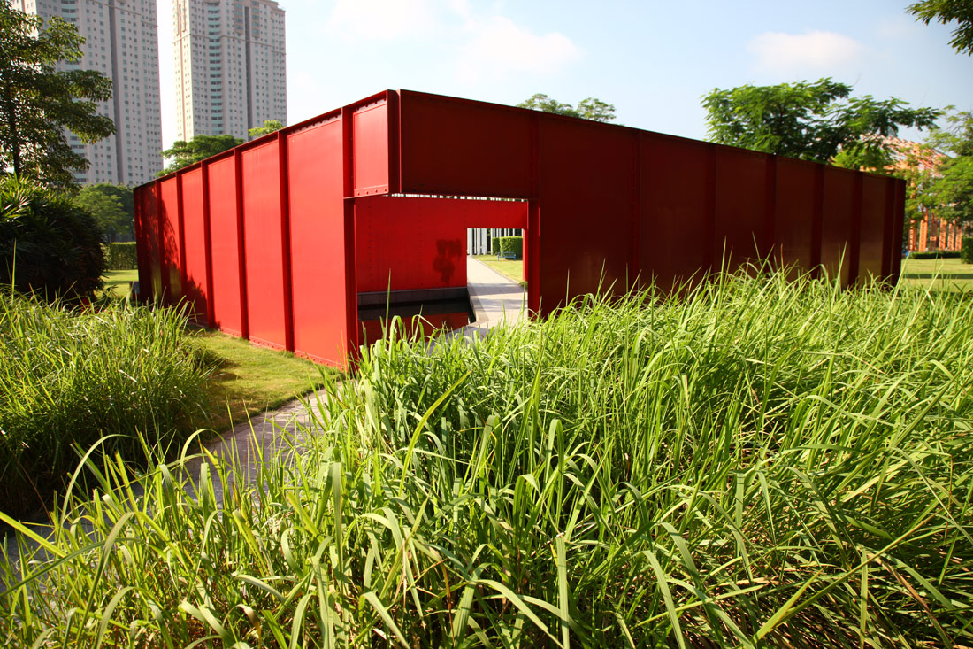 景观时间:2001年  图片来源:俞孔坚,杨曹  中山岐江公园建成于2001年