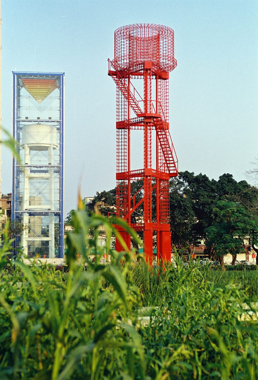 景观时间:2001年  图片来源:俞孔坚,杨曹  中山岐江公园建成于2001年